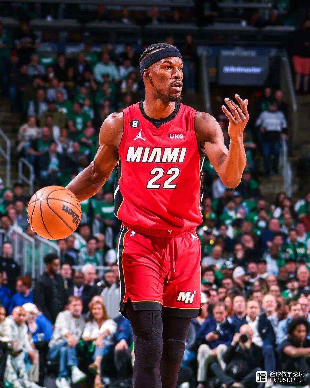 湖人技术犯规送分，巴黎主帅怒摔战术板！！-爱游戏体育官网