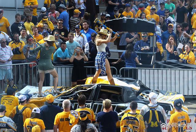 湖人队惨败后更衣室爆发冲突，主帅回应，服务应该一定.-爱游戏入口